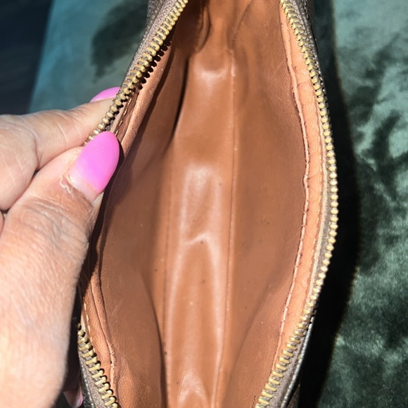 Louis Vuitton Wristlet - Picture 6 of 7